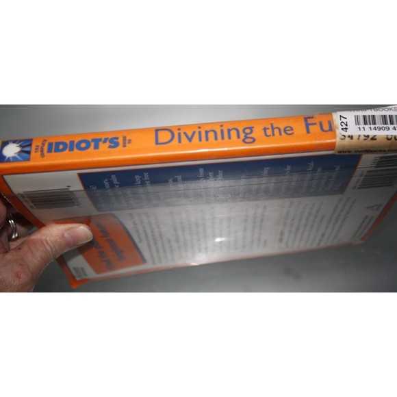 3/$15 Complete Idiot's Guide to Divining the Future; zlaura Scott Softcover - Picture 2 of 5